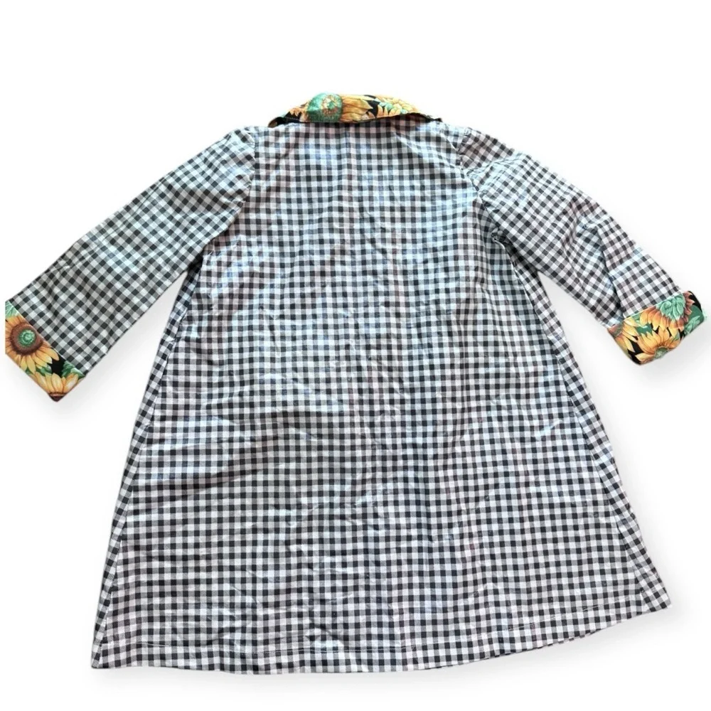 Vintage 90’s Girls Checkered Sunflower Rain Coat (Missing 2 Buttons)